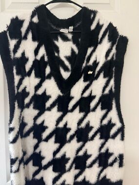 adidas Originals Black & White Houndstooth Fuzzy V-Neck Vest